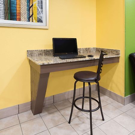 Microtel Inn By Wyndham רוג'רס מראה חיצוני תמונה