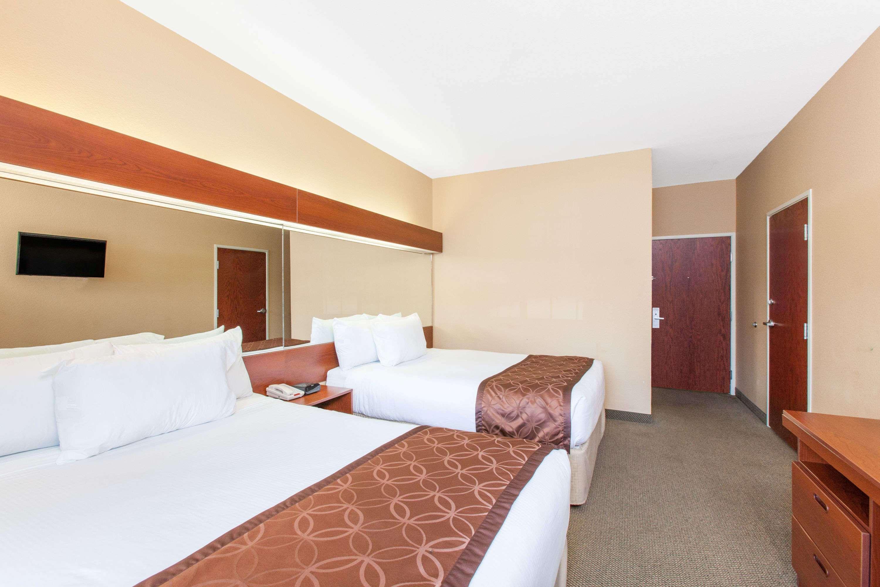 Microtel Inn By Wyndham רוג'רס מראה חיצוני תמונה