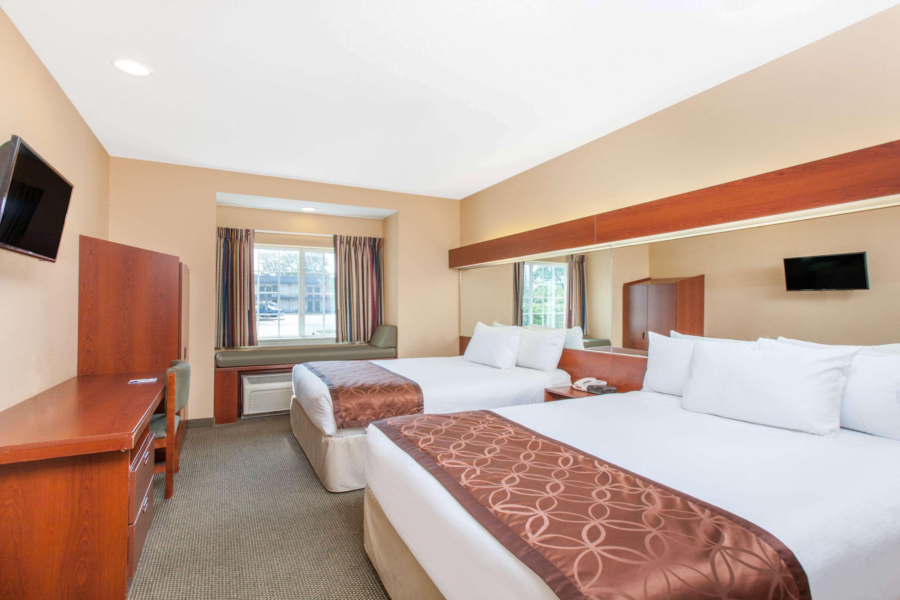 Microtel Inn By Wyndham רוג'רס מראה חיצוני תמונה