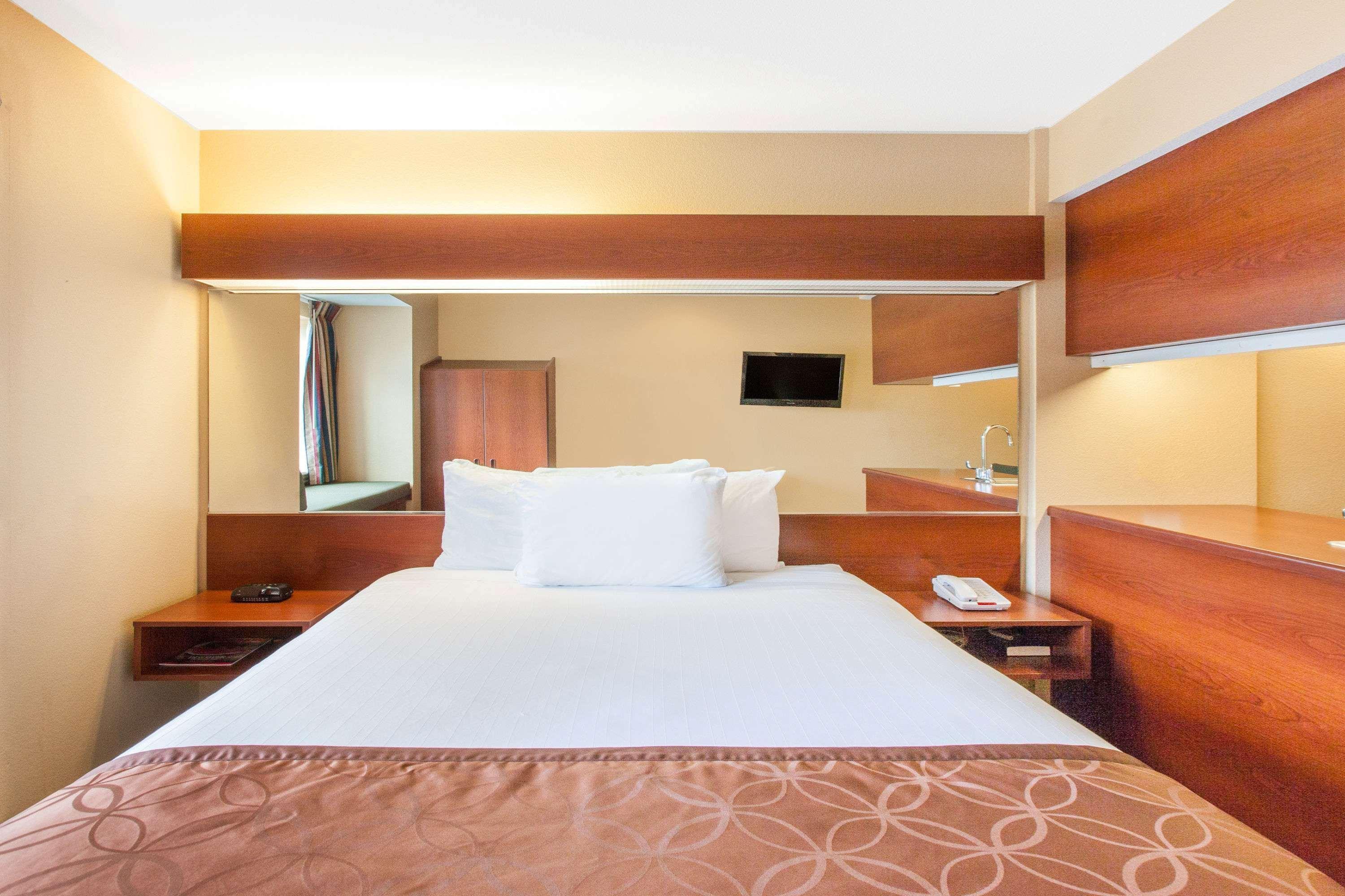 Microtel Inn By Wyndham רוג'רס מראה חיצוני תמונה