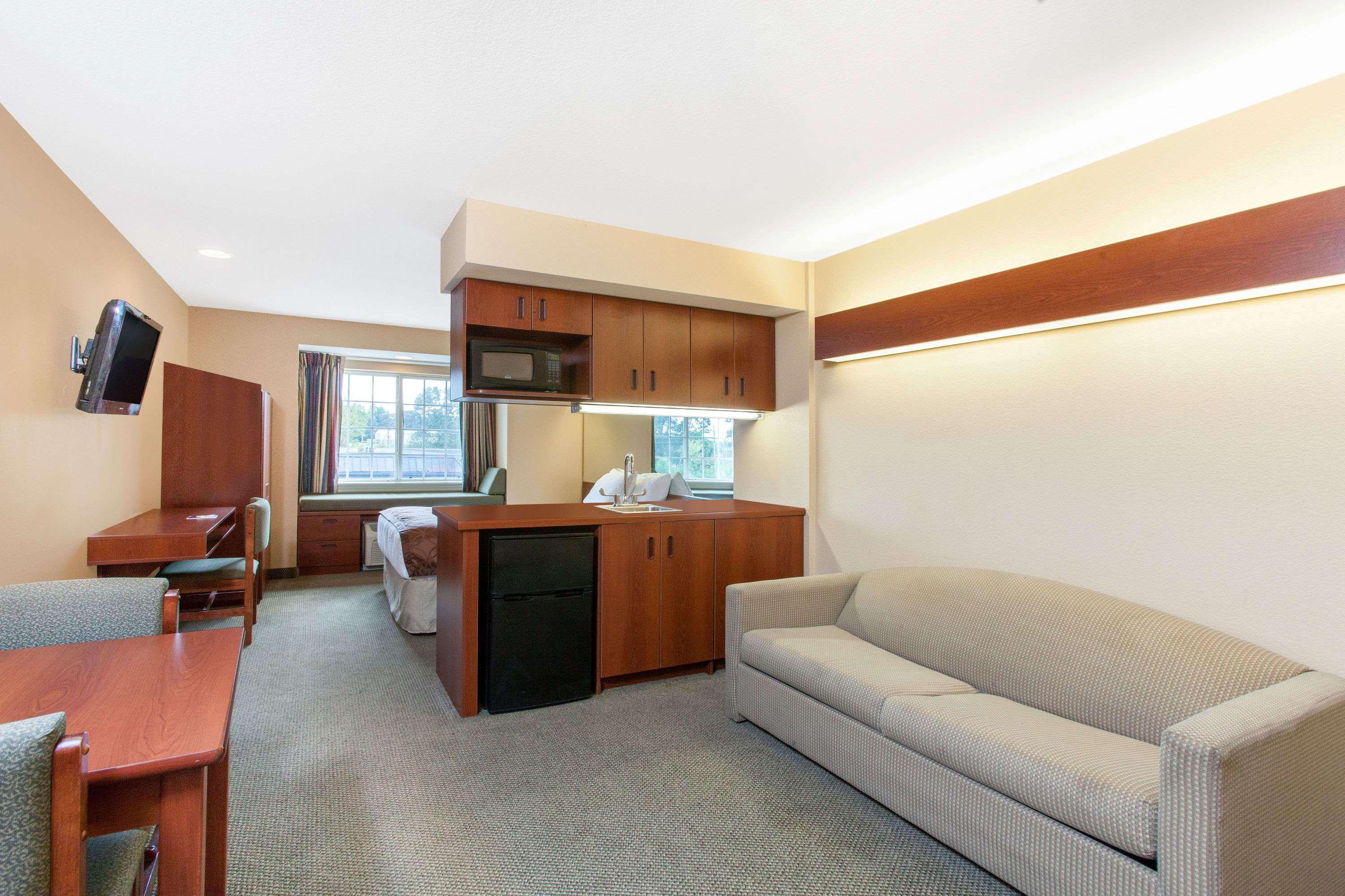 Microtel Inn By Wyndham רוג'רס מראה חיצוני תמונה